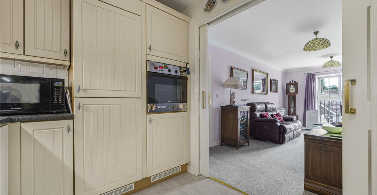 2 bedroom property for sale in Orpington | Robinson Jackson