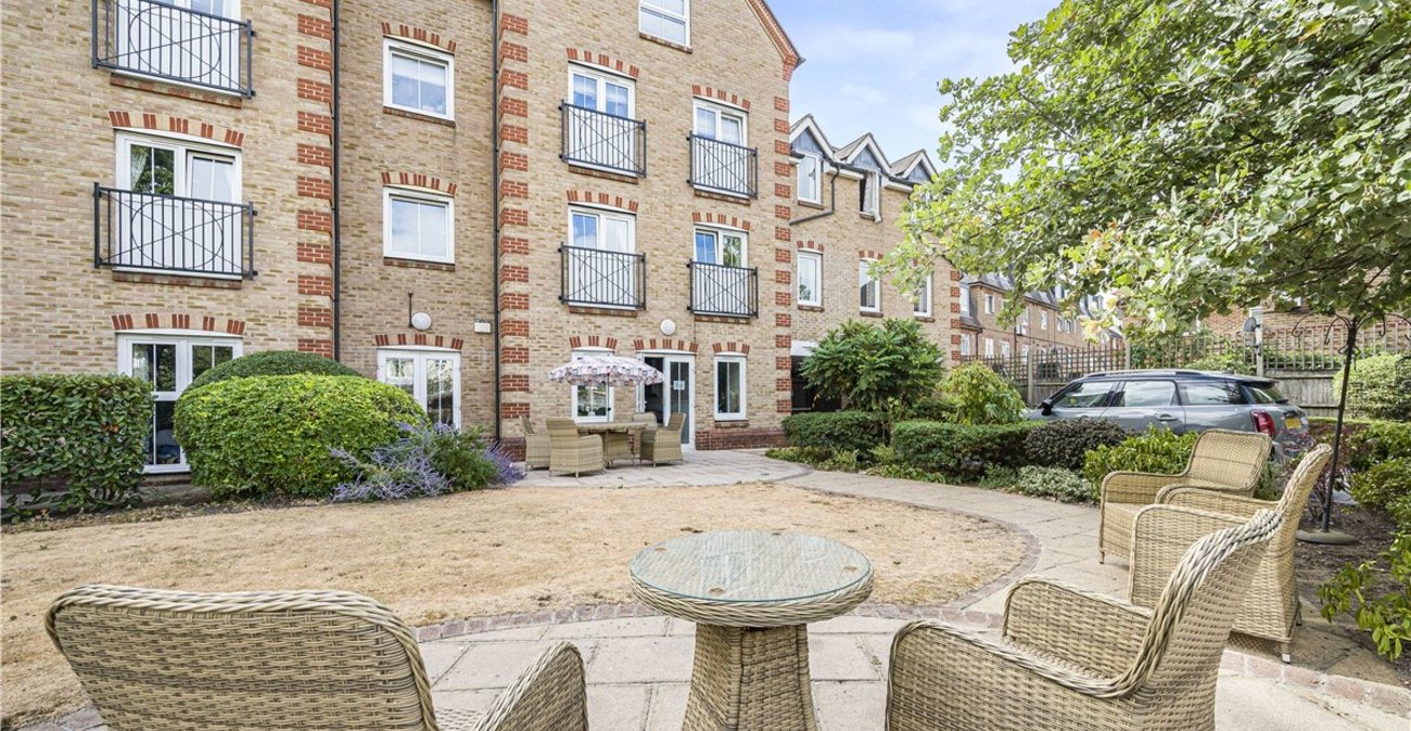 2 bedroom property for sale in Orpington | Robinson Jackson