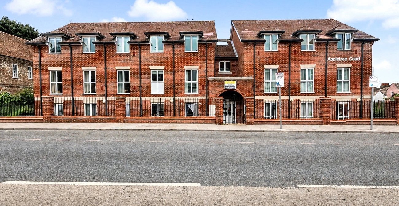 1 bedroom property for sale in Rainham | Robinson Michael & Jackson