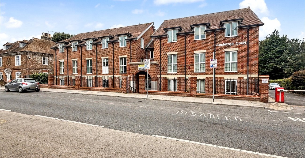 1 bedroom property for sale in Rainham | Robinson Michael & Jackson