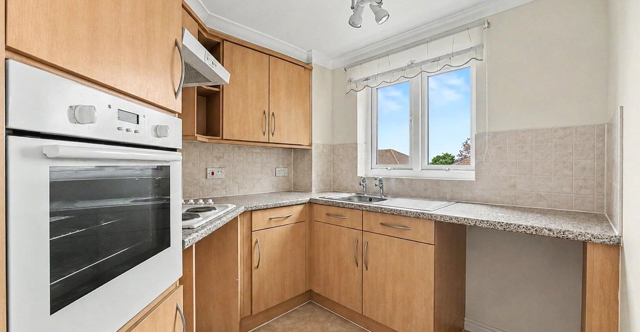1 bedroom property for sale in Rainham | Robinson Michael & Jackson
