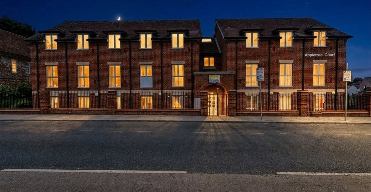 1 bedroom property for sale in Rainham | Robinson Michael & Jackson