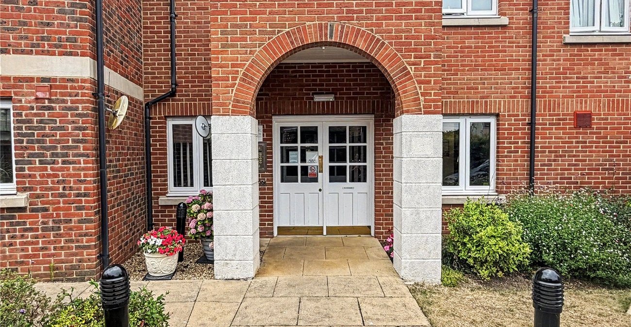 1 bedroom property for sale in Rainham | Robinson Michael & Jackson