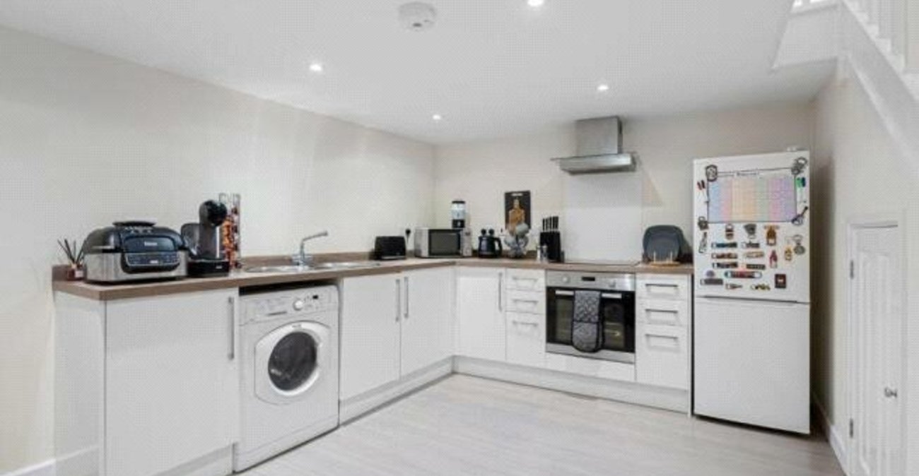 2 bedroom property for sale in Rochester | Robinson Michael & Jackson