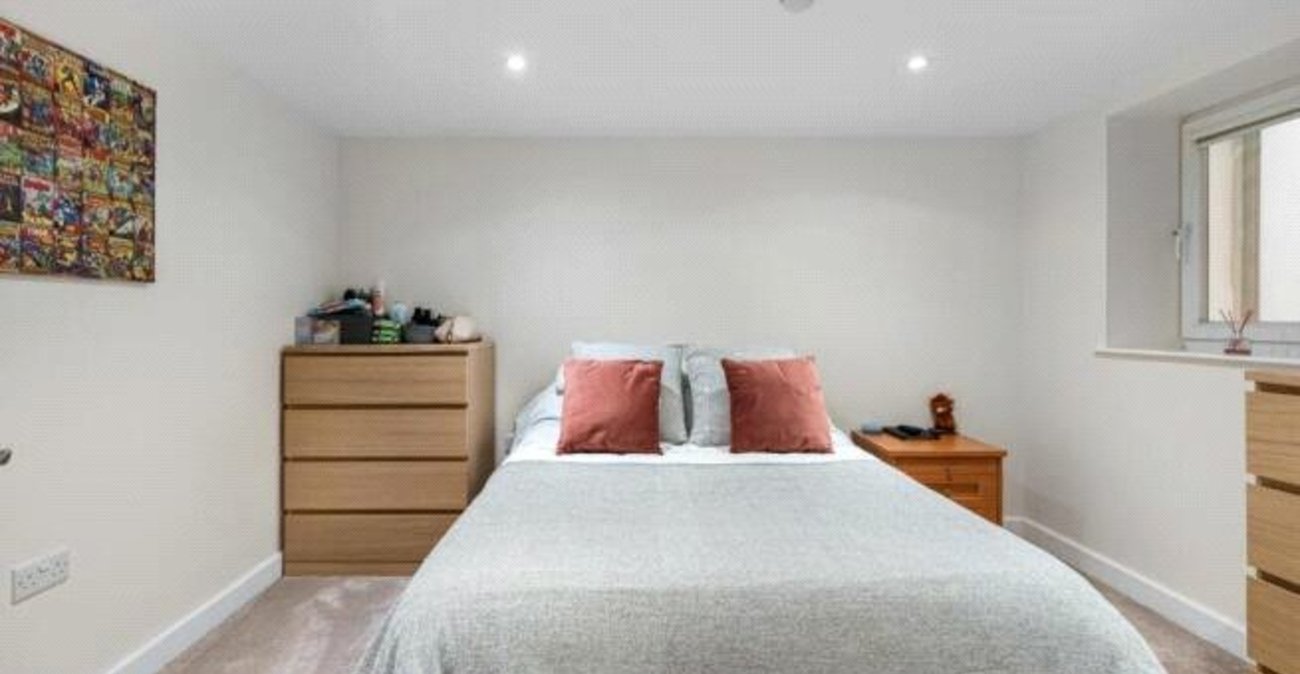 2 bedroom property for sale in Rochester | Robinson Michael & Jackson