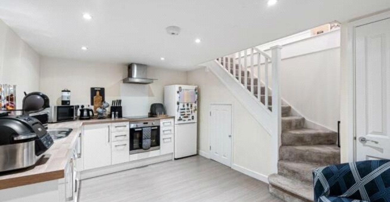 2 bedroom property for sale in Rochester | Robinson Michael & Jackson