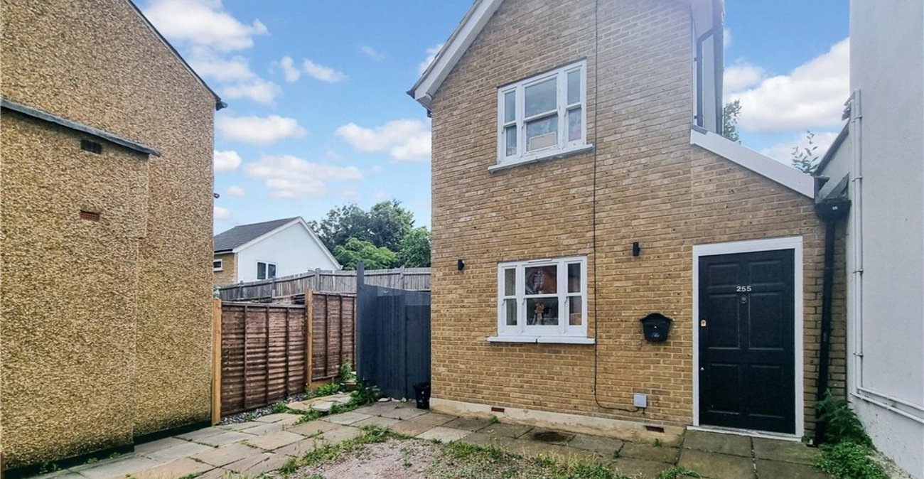 3 bedroom house for sale in St. Mary Cray | Robinson Jackson