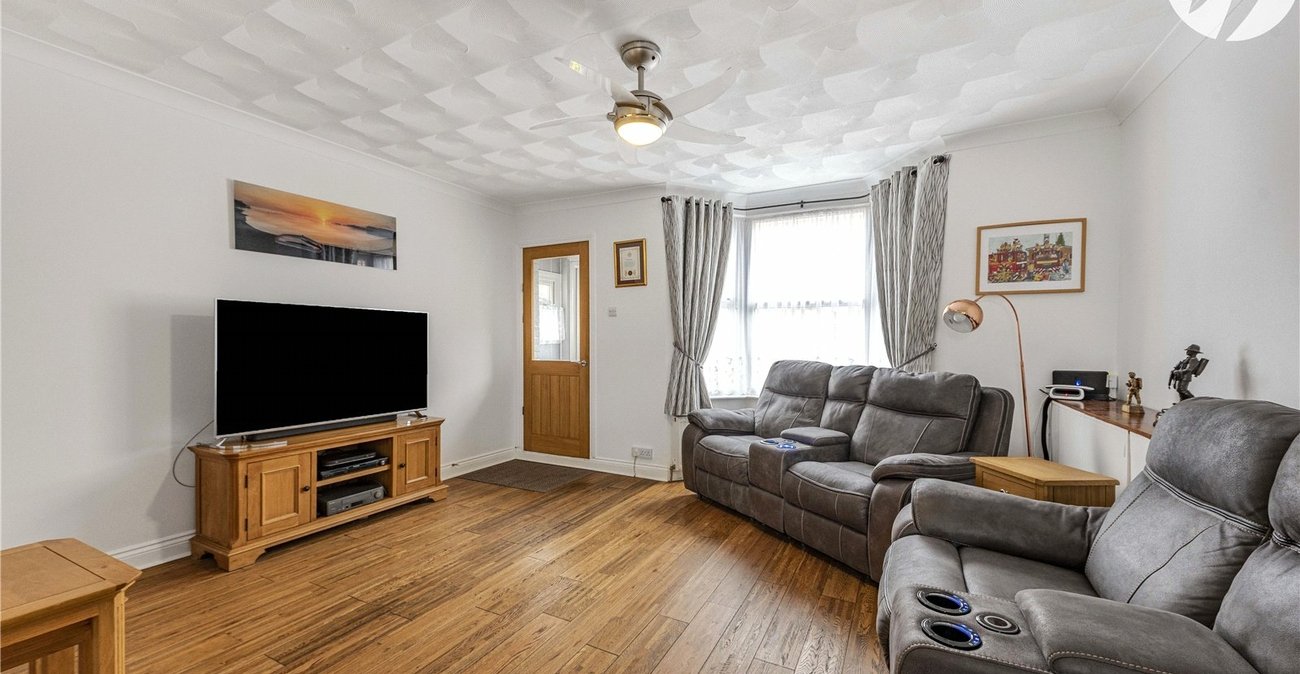 3 bedroom house for sale in Swanscombe | Robinson Jackson