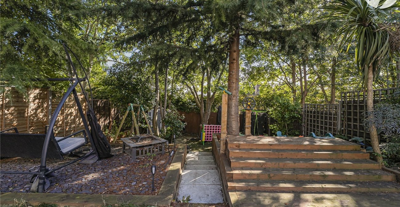 4 bedroom house for sale in Dartford | Robinson Jackson