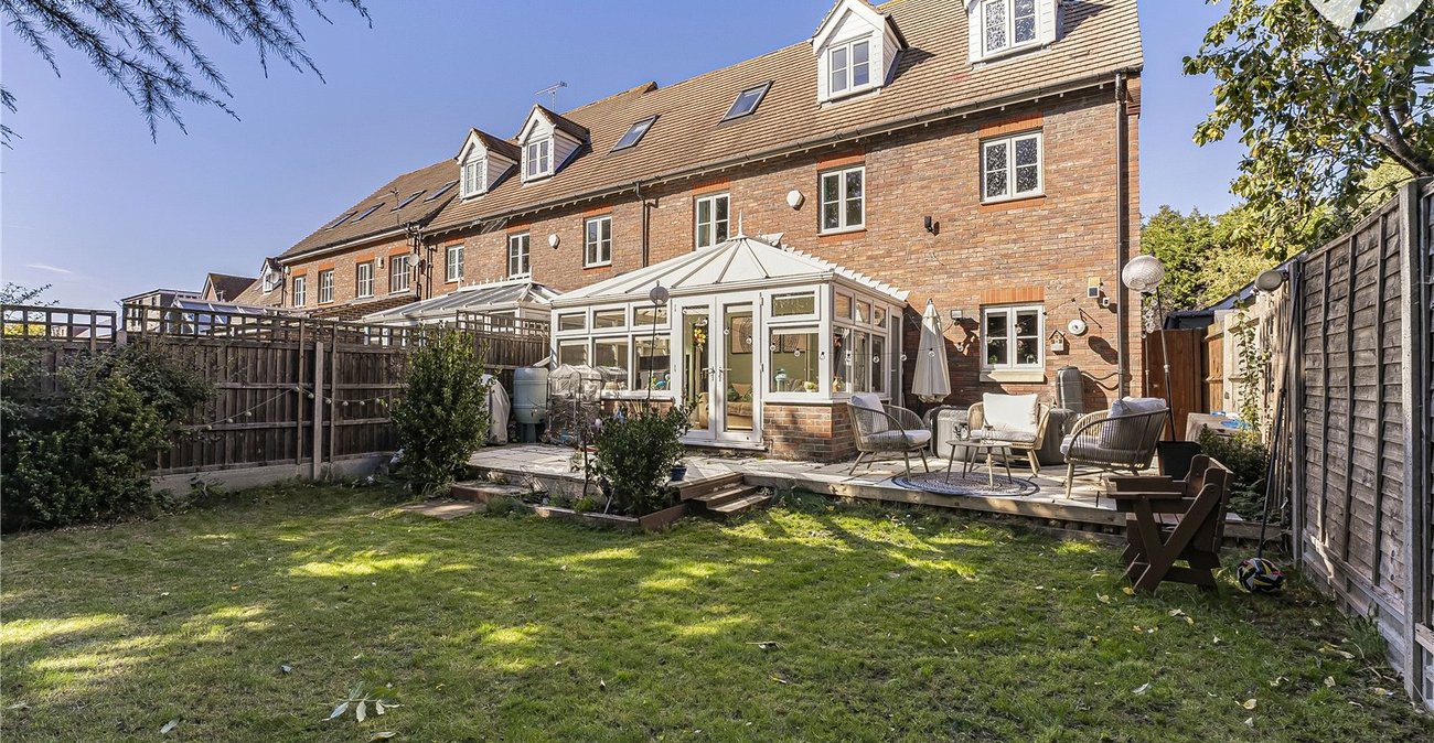 4 bedroom house for sale in Dartford | Robinson Jackson