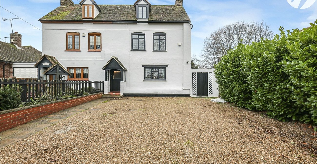 3 bedroom house for sale in Highlands Hill | Robinson Jackson