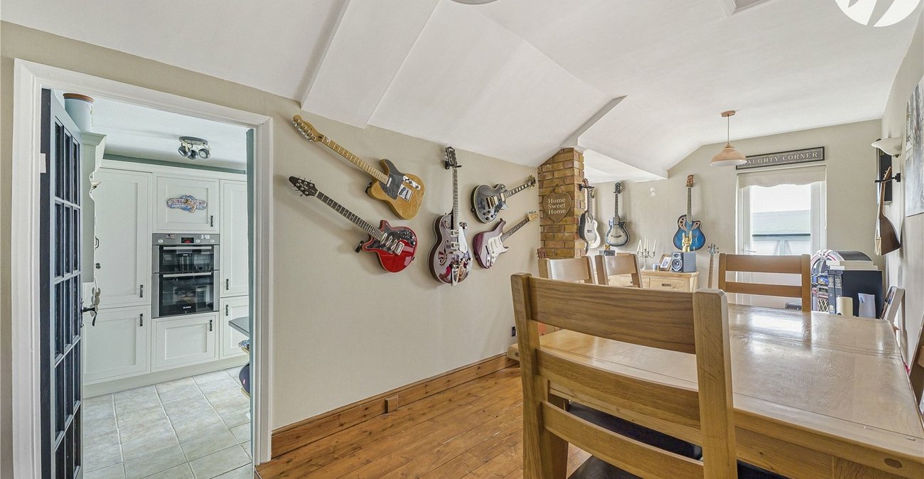 3 bedroom house for sale in Highlands Hill | Robinson Jackson