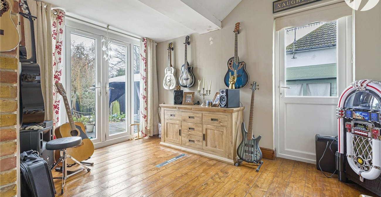 3 bedroom house for sale in Highlands Hill | Robinson Jackson