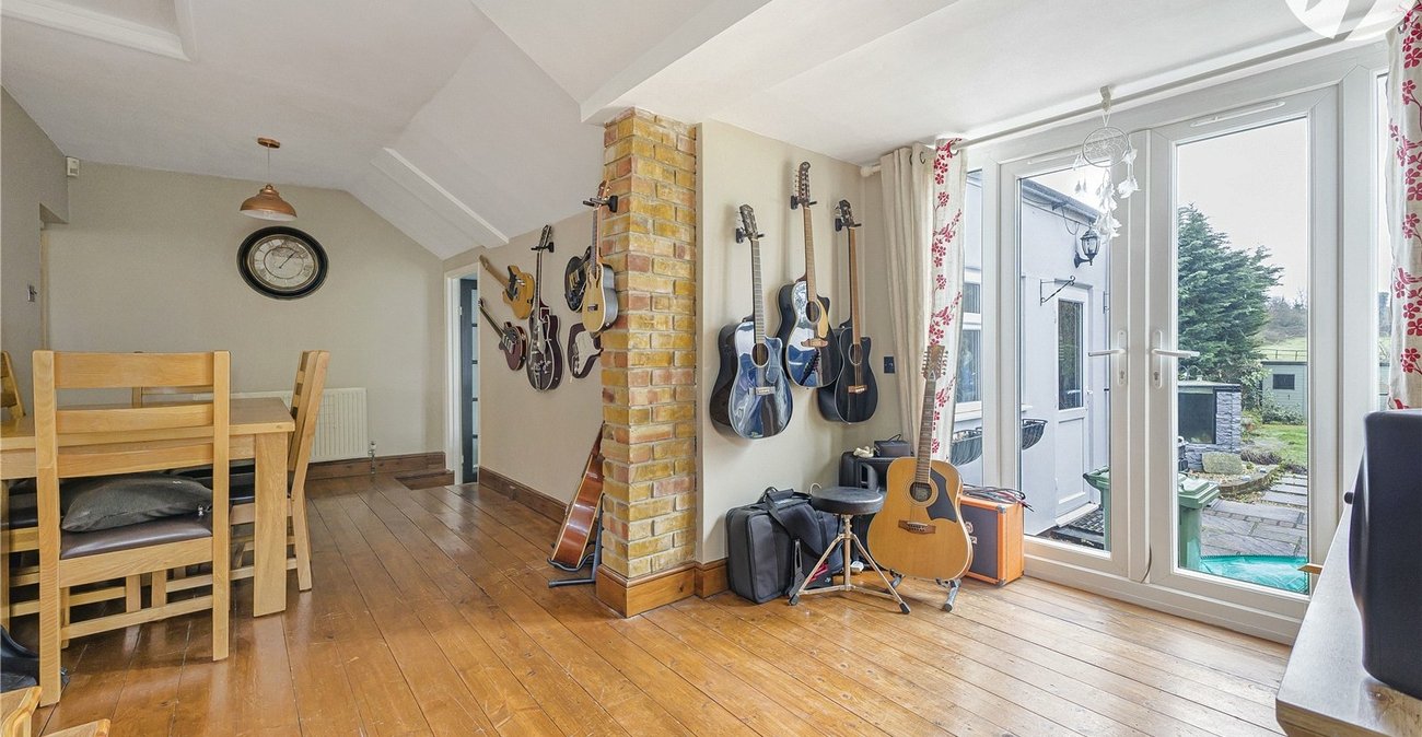 3 bedroom house for sale in Highlands Hill | Robinson Jackson