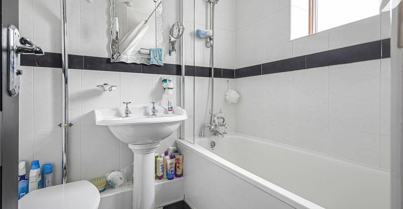 3 bedroom house for sale in Highlands Hill | Robinson Jackson