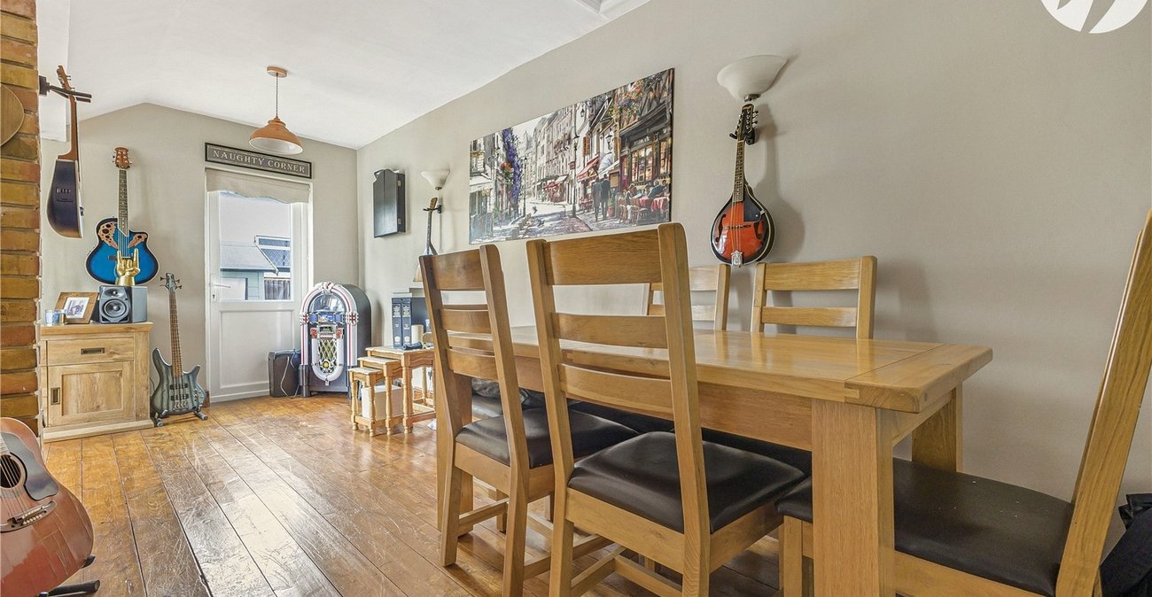 3 bedroom house for sale in Highlands Hill | Robinson Jackson