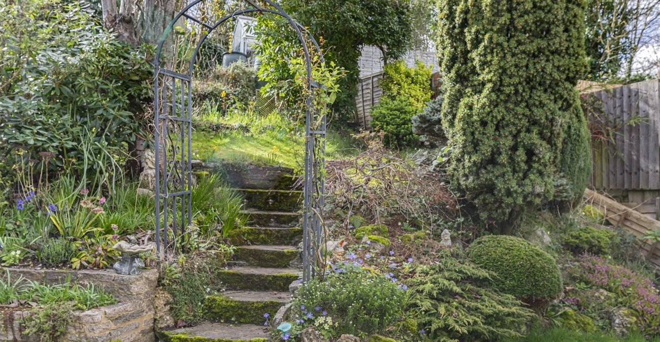 4 bedroom house for sale in Welling | Robinson Jackson