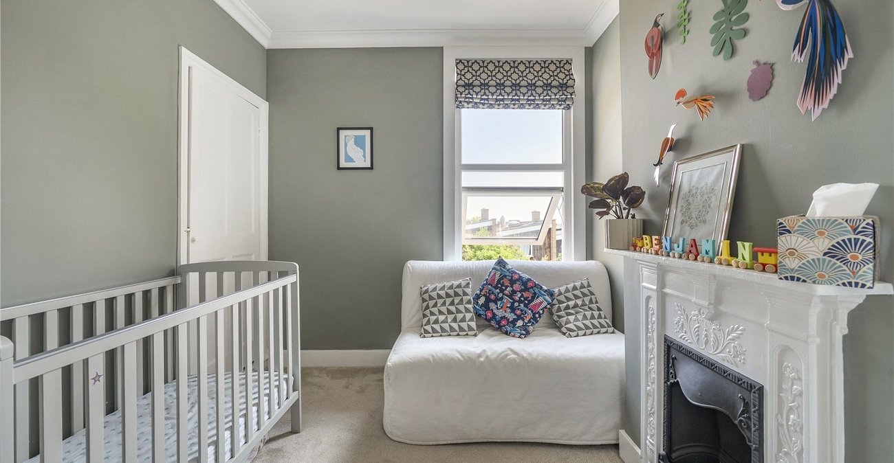 2 bedroom house for sale in London | Robinson Jackson