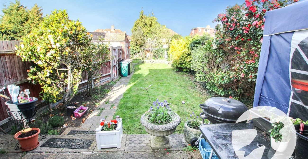 3 bedroom house for sale in London | Robinson Jackson