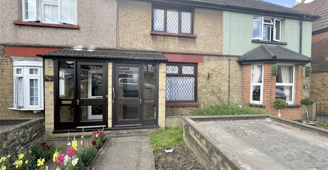 3 bedroom house for sale in London Road | Robinson Jackson