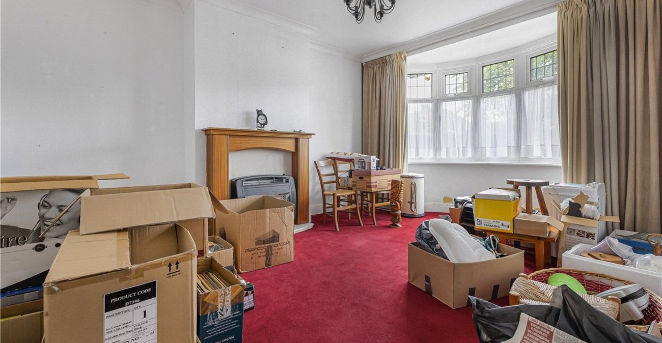 2 bedroom bungalow for sale in Orpington | Robinson Jackson