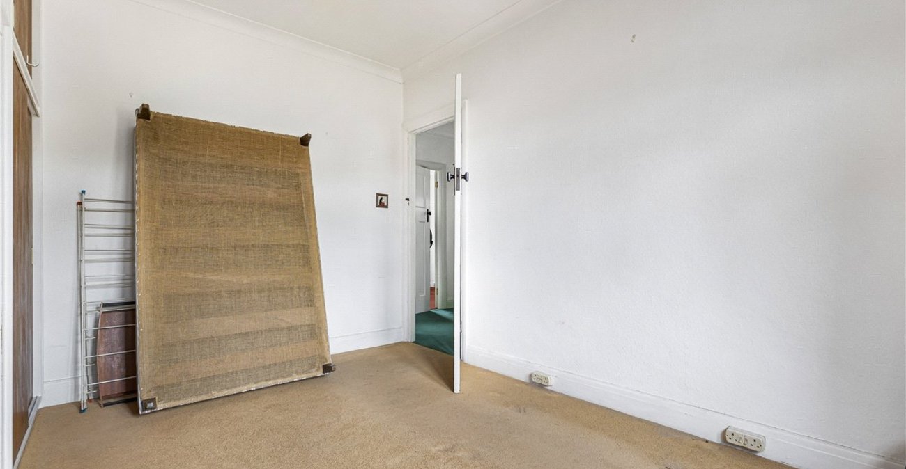 2 bedroom bungalow for sale in Orpington | Robinson Jackson