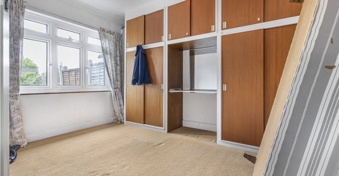 2 bedroom bungalow for sale in Orpington | Robinson Jackson