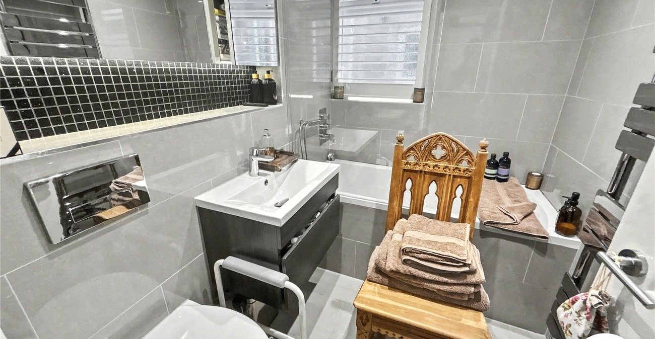 2 bedroom property for sale in Sidcup | Robinson Jackson