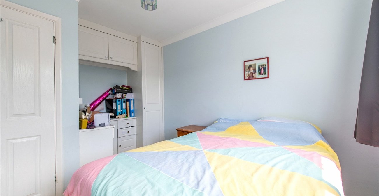 2 bedroom bungalow for sale in Istead Rise | Robinson Michael & Jackson