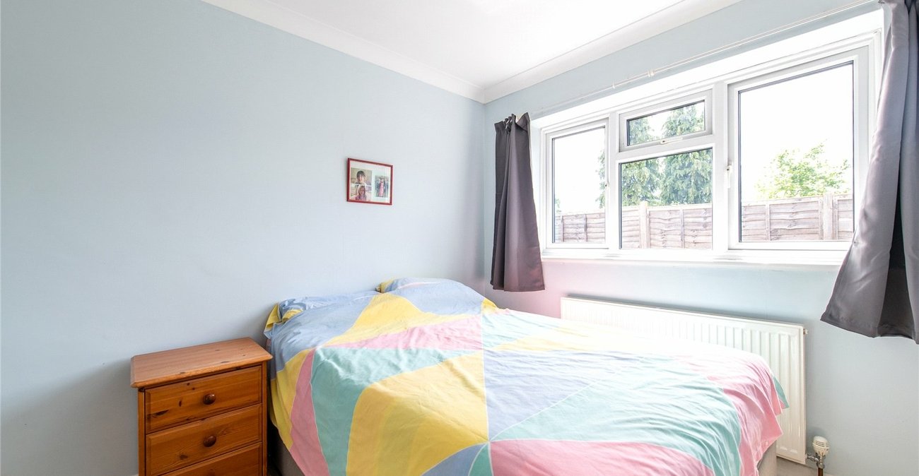 2 bedroom bungalow for sale in Istead Rise | Robinson Michael & Jackson