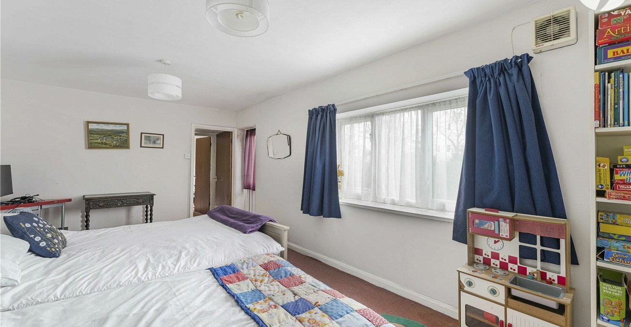 3 bedroom bungalow for sale in Bexley | Robinson Jackson