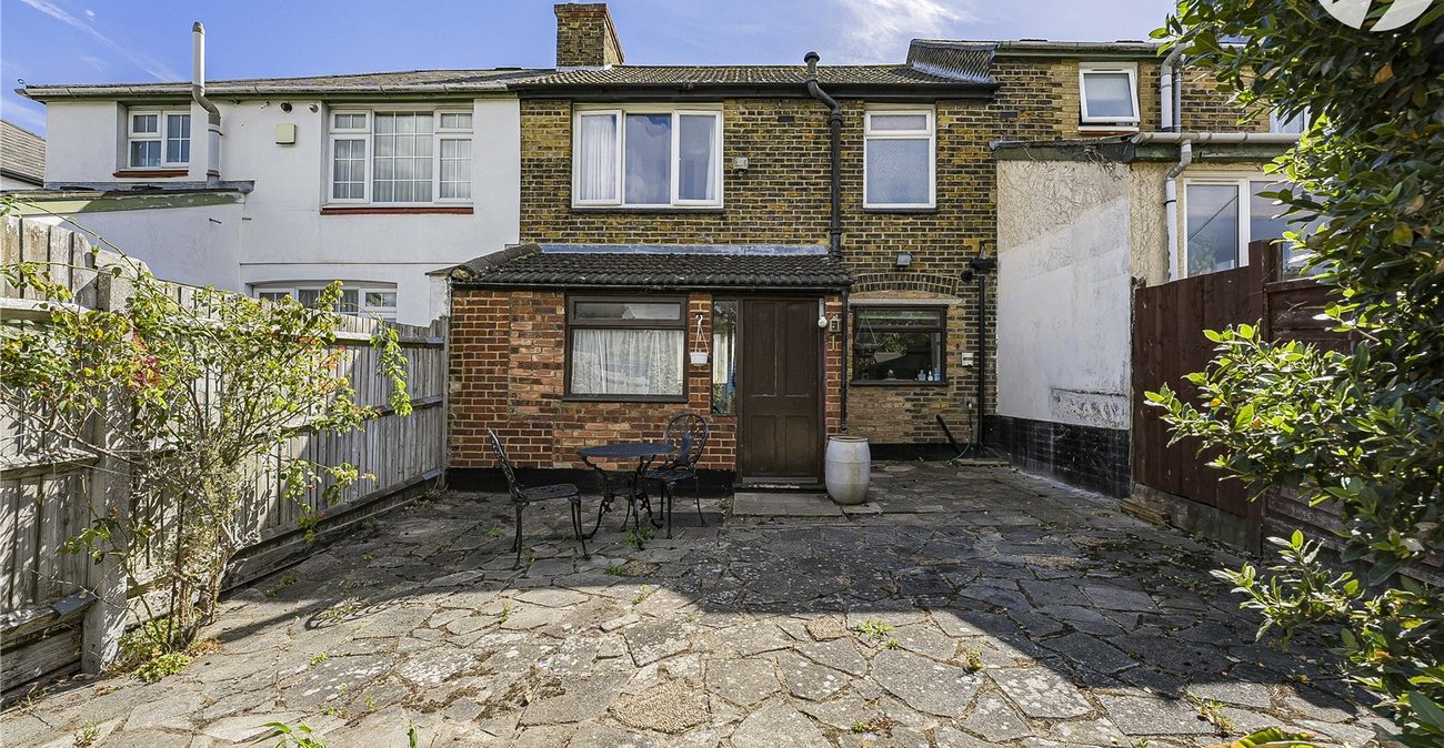 3 bedroom house for sale in Dartford | Robinson Jackson