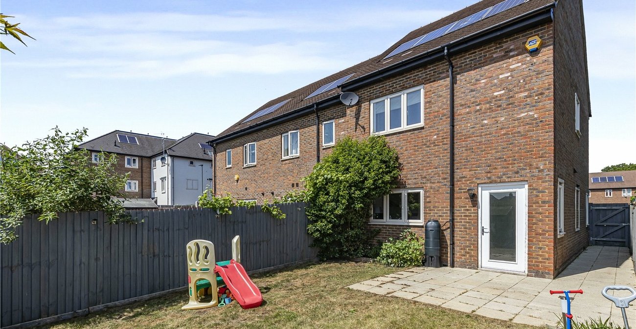 2 bedroom house for sale in Welling | Robinson Jackson