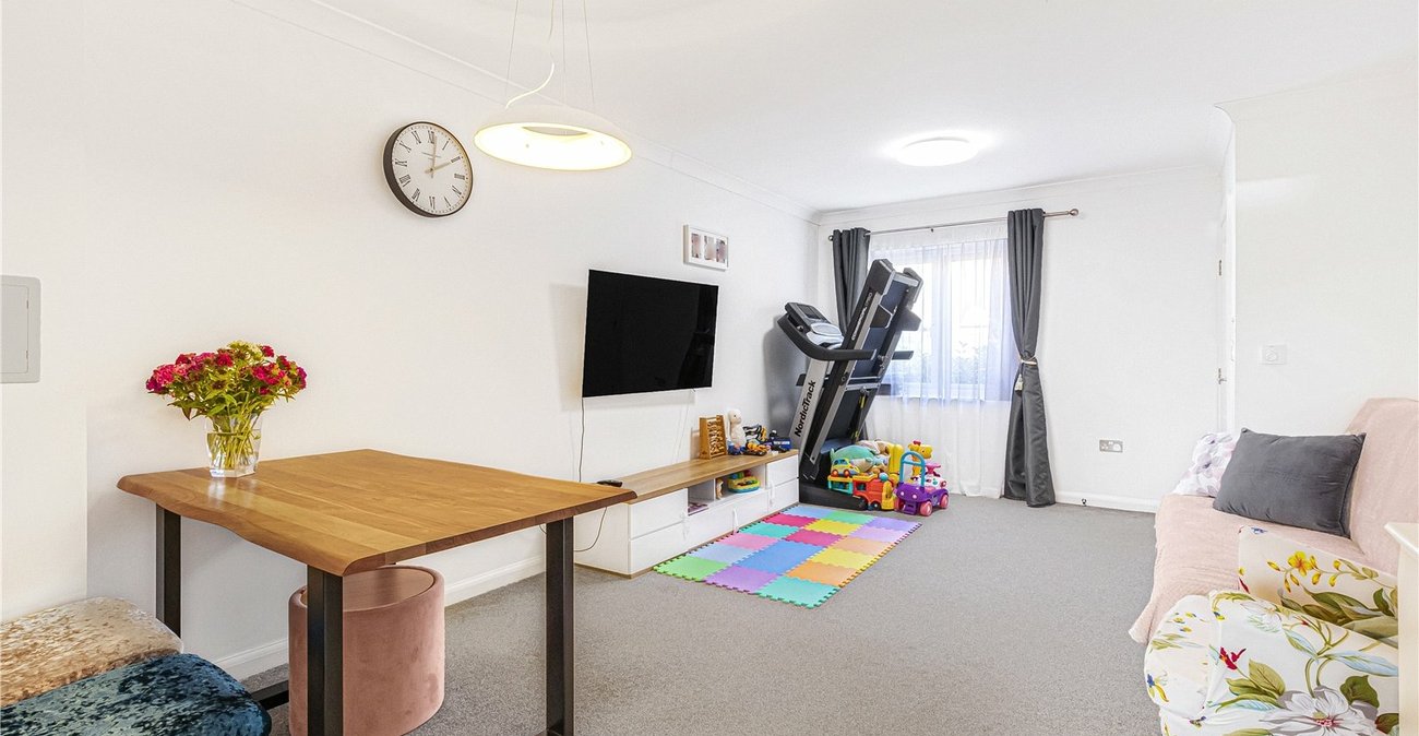 2 bedroom house for sale in Welling | Robinson Jackson