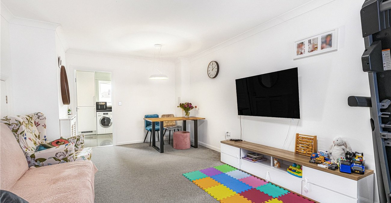 2 bedroom house for sale in Welling | Robinson Jackson