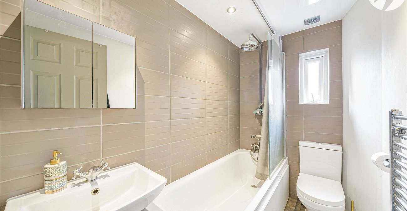 3 bedroom house for sale in Dartford | Robinson Jackson