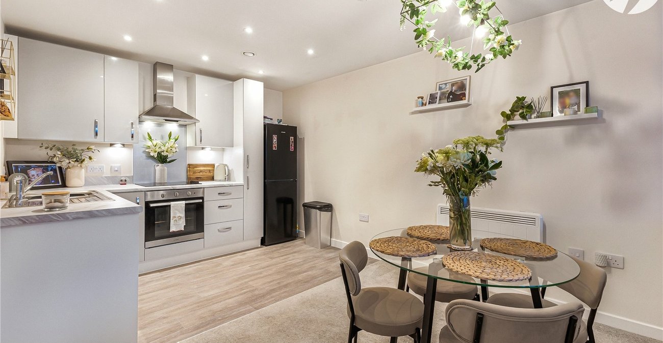 2 bedroom property for sale in Northfleet | Robinson Michael & Jackson