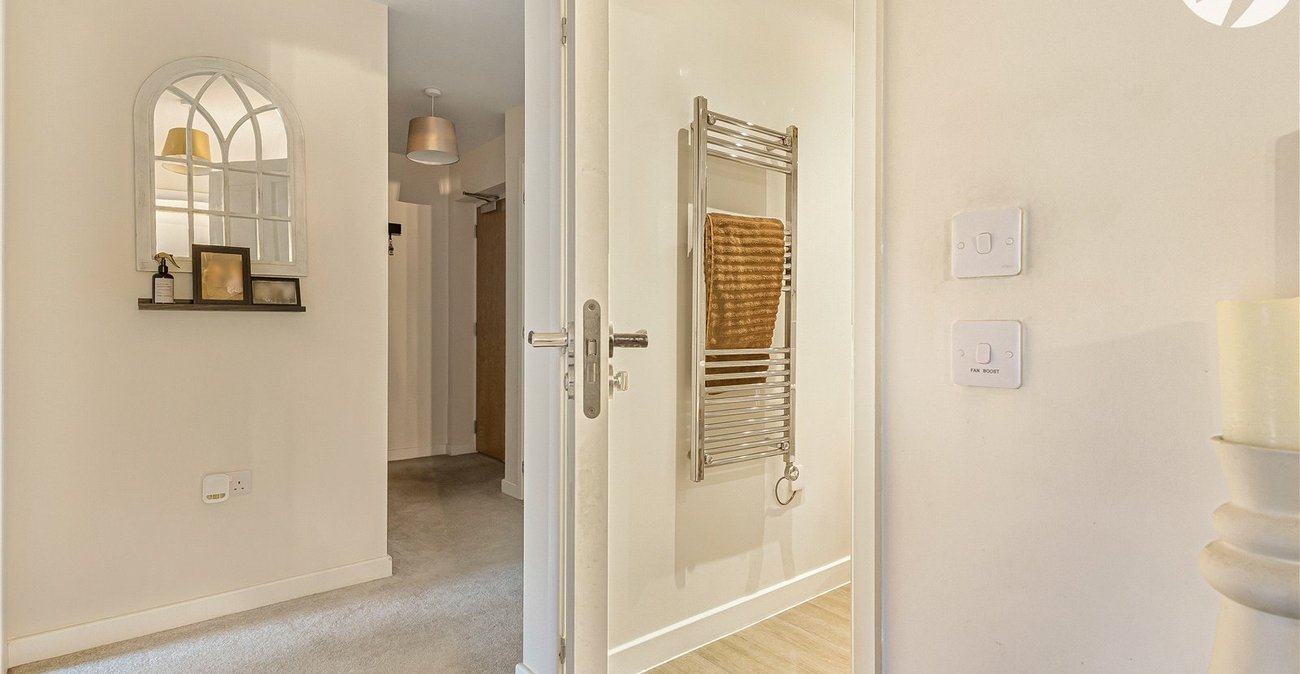 2 bedroom property for sale in Northfleet | Robinson Michael & Jackson