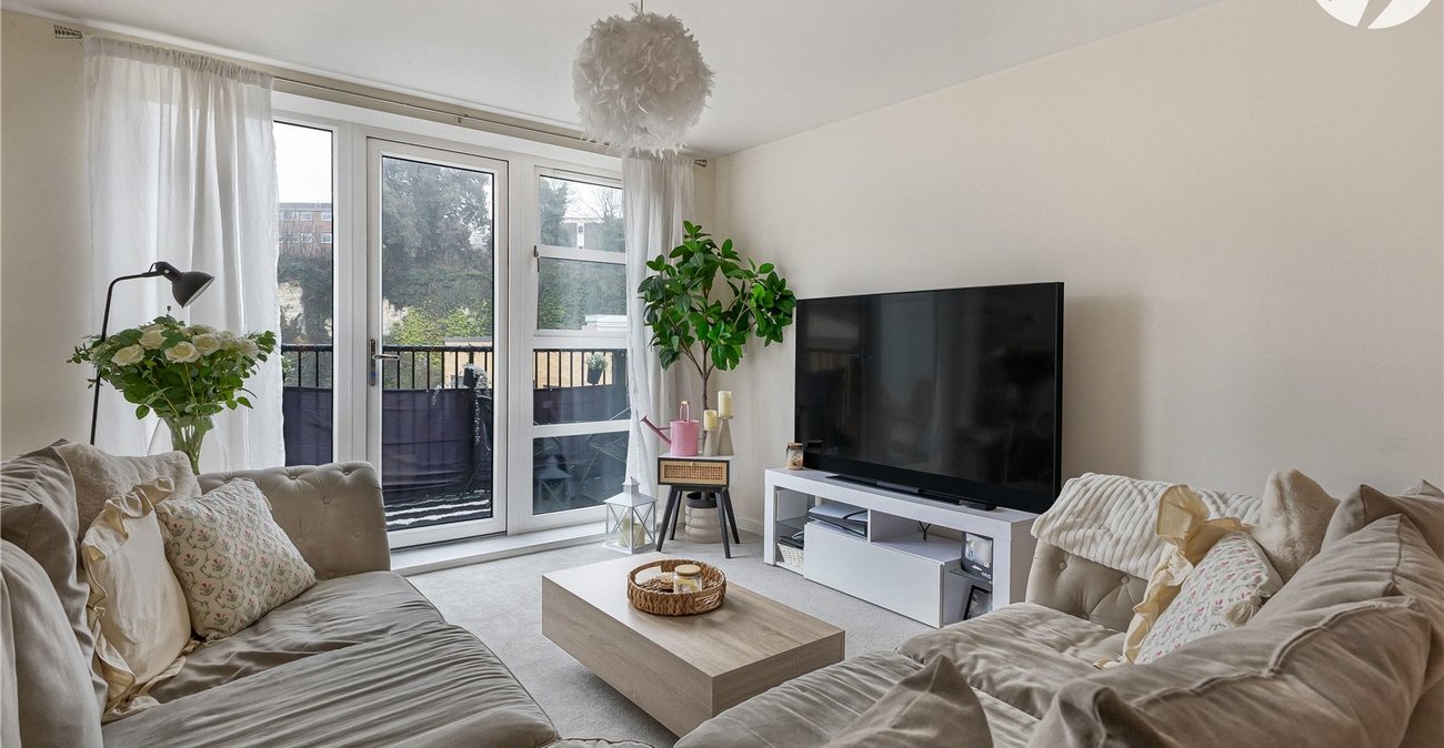 2 bedroom property for sale in Northfleet | Robinson Michael & Jackson