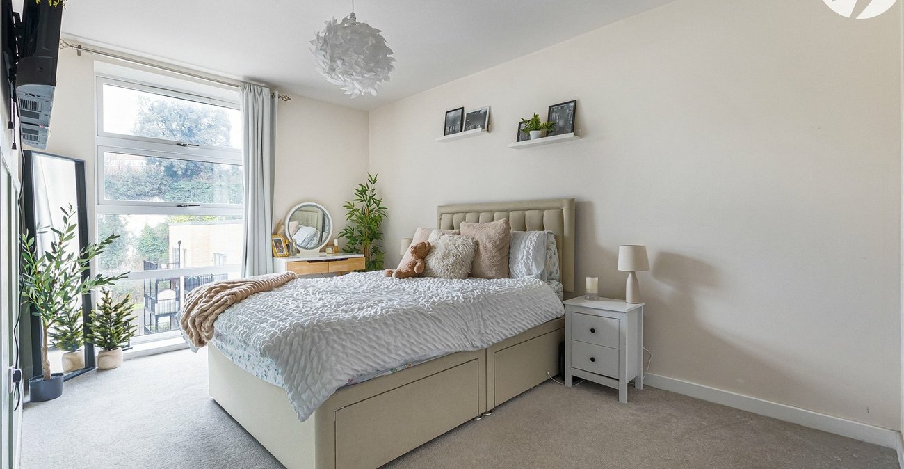 2 bedroom property for sale in Northfleet | Robinson Michael & Jackson