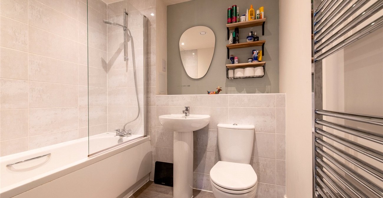 2 bedroom property for sale in Northfleet | Robinson Michael & Jackson