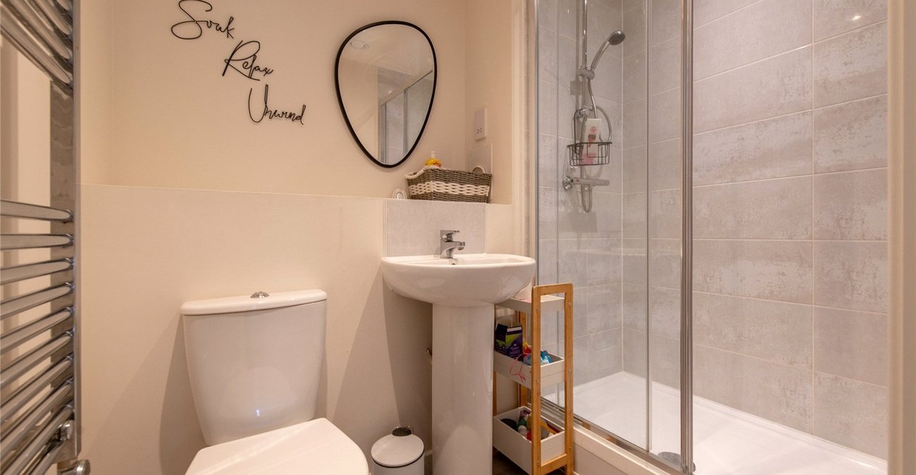 2 bedroom property for sale in Northfleet | Robinson Michael & Jackson