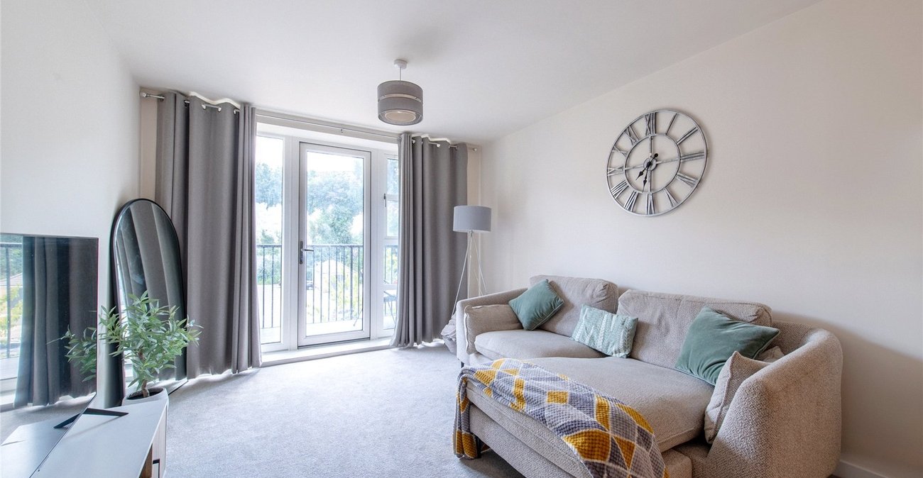 2 bedroom property for sale in Northfleet | Robinson Michael & Jackson
