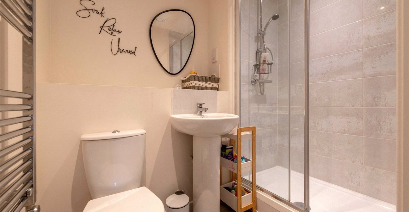 2 bedroom property for sale in Northfleet | Robinson Michael & Jackson