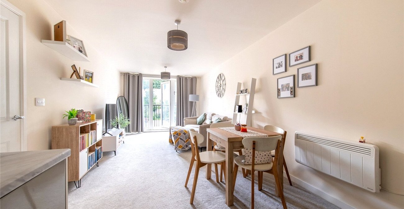 2 bedroom property for sale in Northfleet | Robinson Michael & Jackson