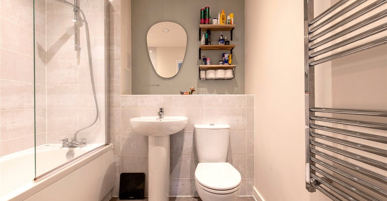 2 bedroom property for sale in Northfleet | Robinson Michael & Jackson