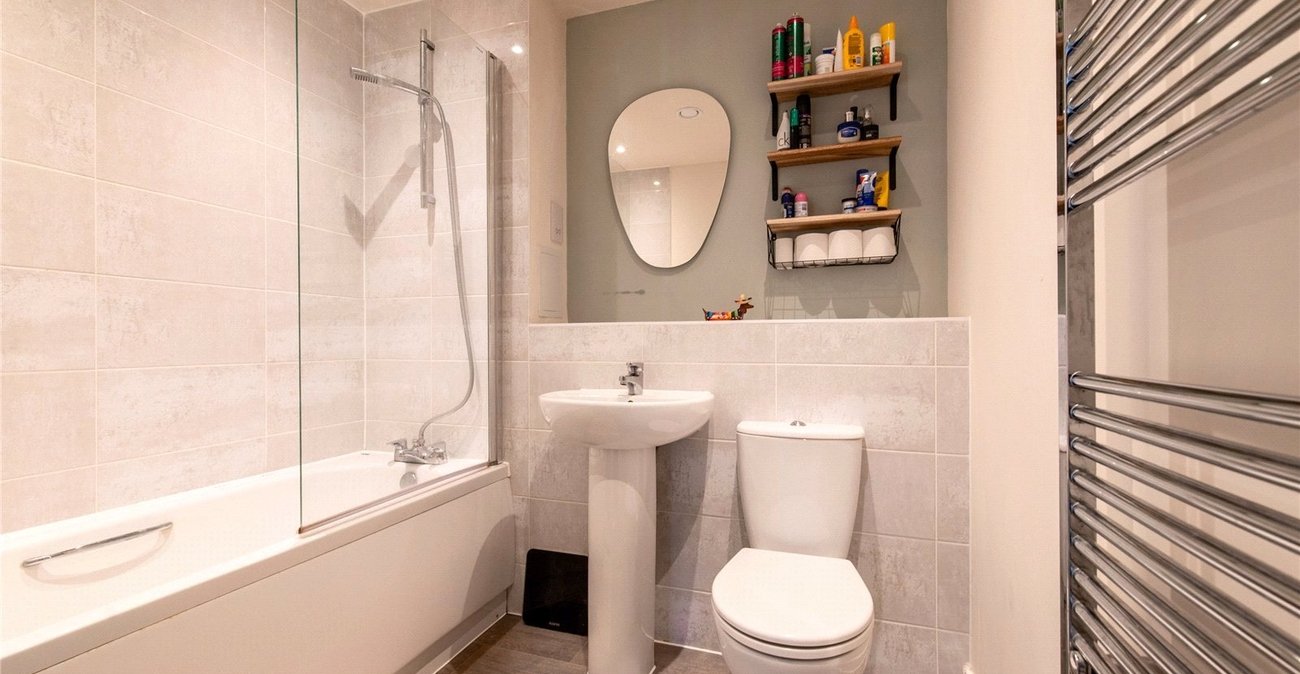 2 bedroom property for sale in Northfleet | Robinson Michael & Jackson