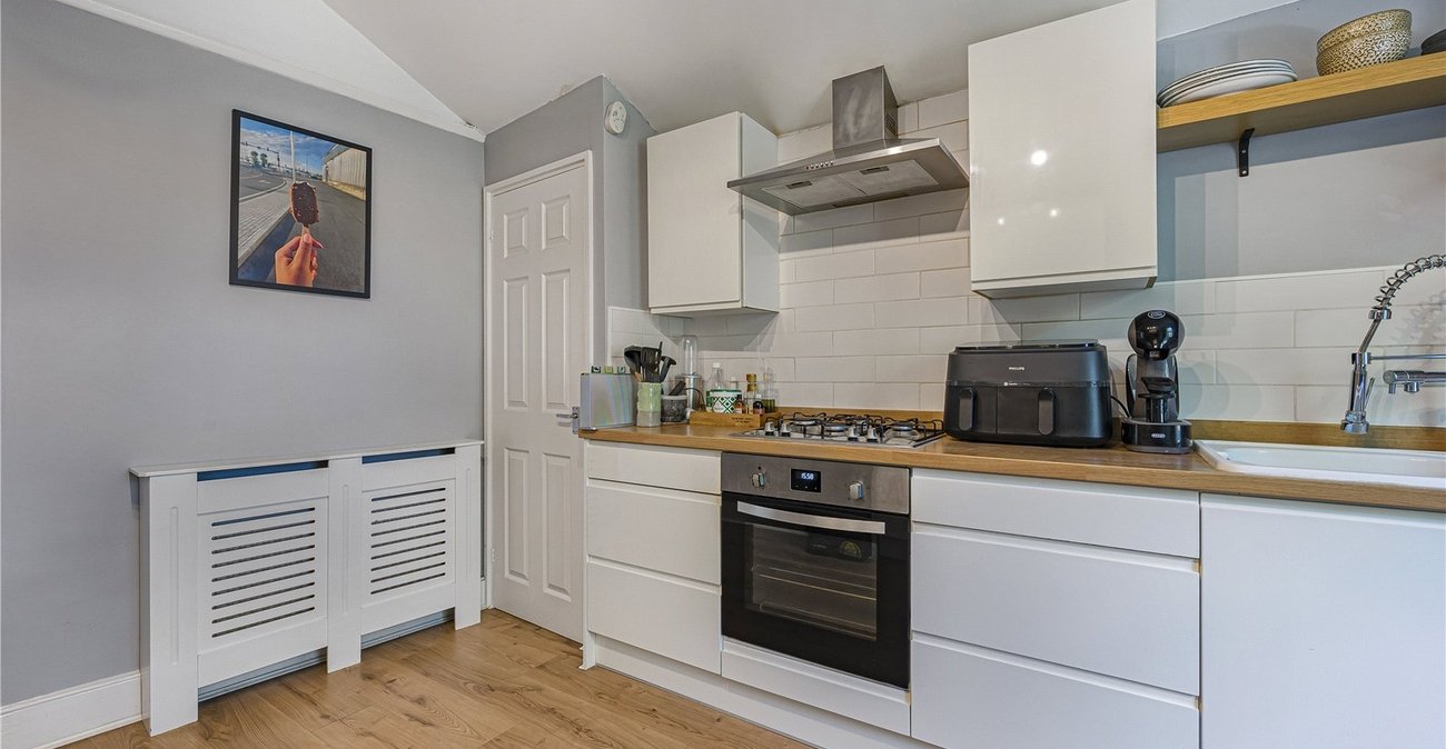 2 bedroom property for sale in Woolwich | Robinson Jackson