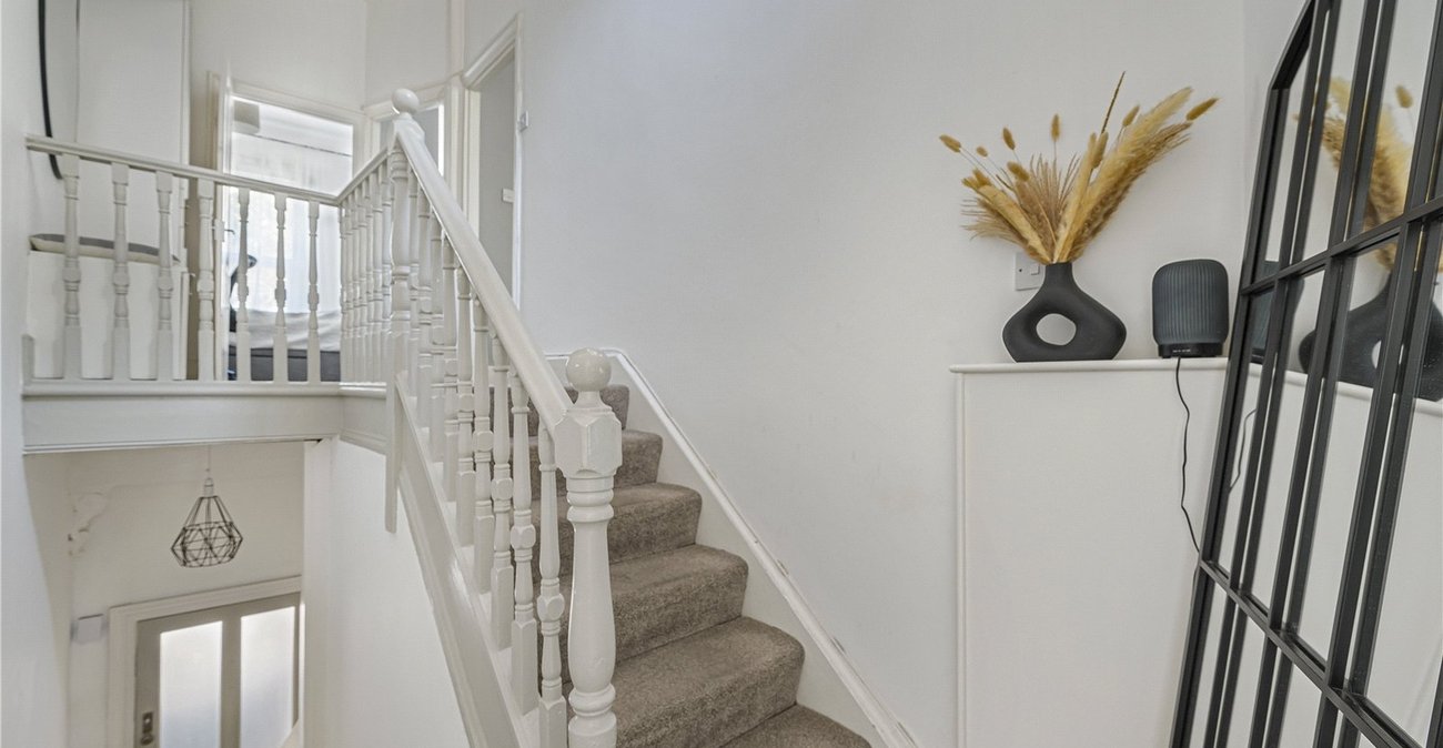 2 bedroom property for sale in Woolwich | Robinson Jackson