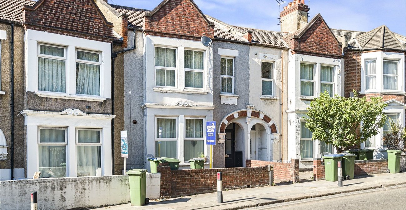 2 bedroom property for sale in Woolwich | Robinson Jackson